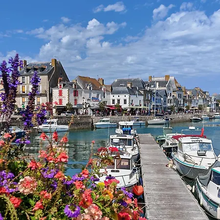 L'ancre Bleue, Beautiful On The Harbor Le Croisic